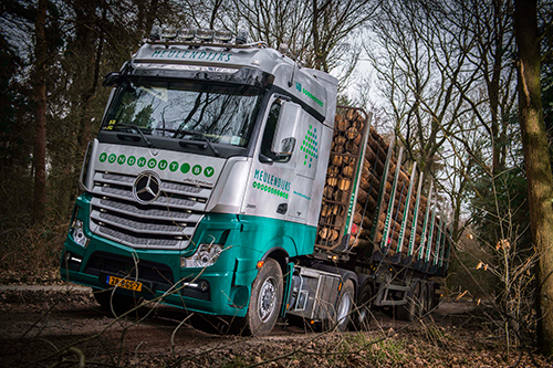 Meulendijks Rondhout gebruikt bijzondere Mercedes-Benz Actros met HAD voor houttransport