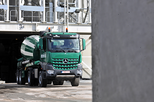 Declercq Stortbeton koopt 19 Mercedes Trucks