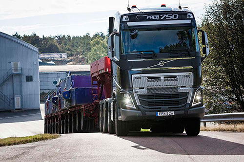 Nieuwe Volvo Trucks I-Shift met kruipversnellingen kan vanuit stilstand starten met 325 ton