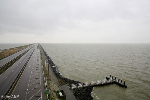 Afsluitdijk bij Noord-Holland weer open