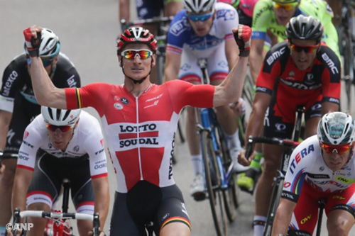 Greipel wint vijfde etappe Giro, Tom Dumoulin blijft leider