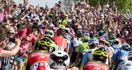 Tweede dag Giro trekt 235.000 toeschouwers