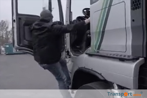 Verkeerd gereden vrachtwagenchauffeur blijkt pr-stunt [+video]