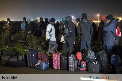 LIVESTREAM: Ontruiming vluchtelingenkamp Calais begonnen [+foto's]