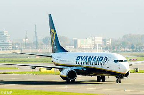 Ryanair verlaagt winstverwachting door pond 