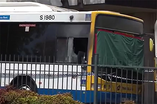 Man steekt buschauffeur in brand [+video]
