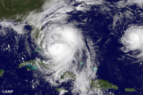 Dodental orkaan Matthew stijgt tot boven de 340 