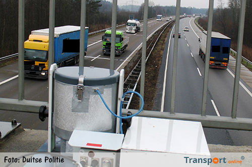 Vrachtwagenchauffeurs houden zich massaal niet aan minimale afstand op Duitse A6 [+foto]