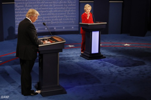 Rumoerig eerste debat tussen Clinton en Trump 