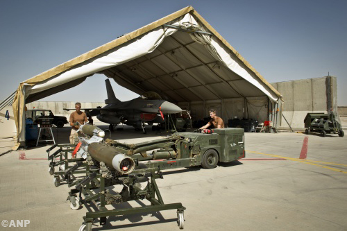 Nederlandse militairen langer in Afghanistan 