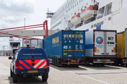 509 illegalen onderschept bij veerdiensten in Rotterdamse haven
