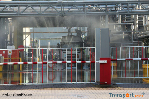 Zwaveltrioxide vrijgekomen tijdens lossen tankwagen bij Sonneborn [+foto's]