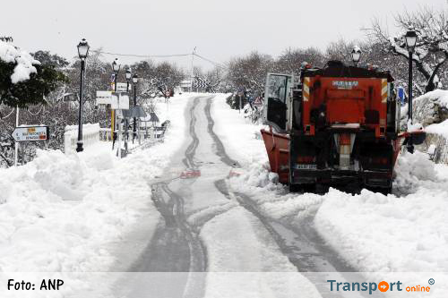 Sneeuw blokkeert wegen oosten Spanje [+foto's]
