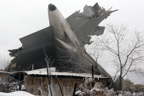 Tientallen doden bij vliegtuigcrash Kirgizië [+video]