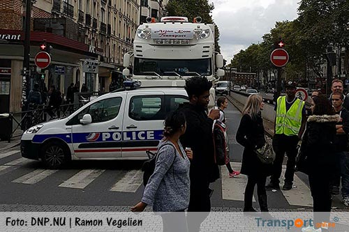 Nederlandse vrachtwagenchauffeur urenlang vast in Parijs door staking [+foto's]