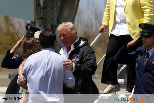 Trump aangekomen op gehavend Puerto Rico