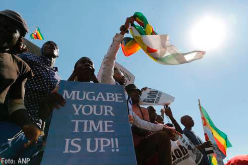 President Mugabe van Zimbabwe afgetreden