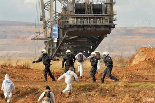 Politie grijpt in bij actie Duitse kolenmijn