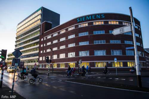 Siemens-werknemers met petitie naar Den Haag