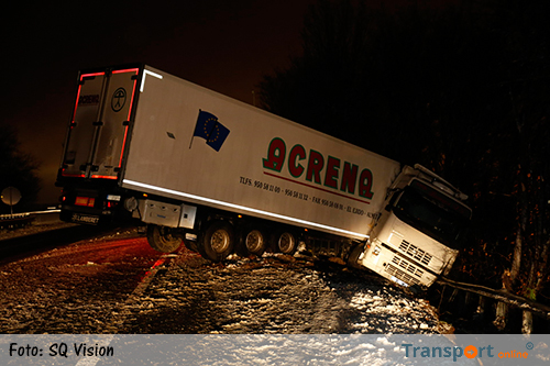 Vrachtwagen geschaard op A59 [+foto]