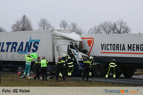 57-jarige vrachtwagenchauffeur om het leven gekomen bij ongeval op A50 [+foto]