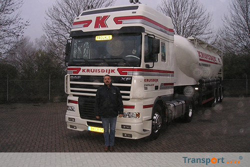 Henk Schoemaker al 40 jaar chauffeur bij Kruisdijk Transportbedrijf BV