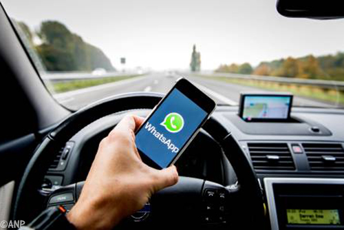 'Smartphone automatisch blokkeren in auto'