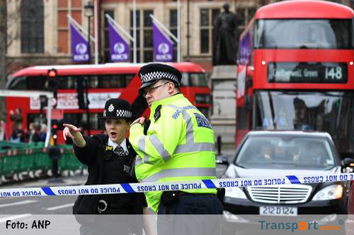 Vier doden en 29 gewonden na aanslag Londen [+foto's]