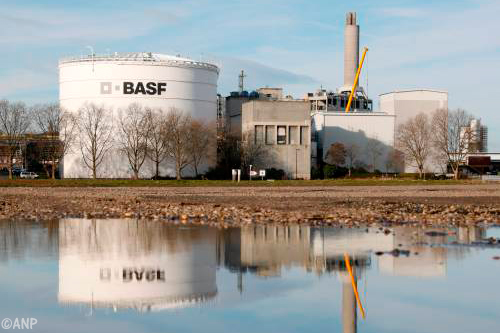 Chemicaliënbedrijf Stahl koopt divisie leerchemie van BASF