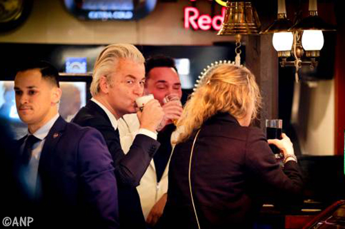 Wilders bezoekt Volendam na stop campagne
