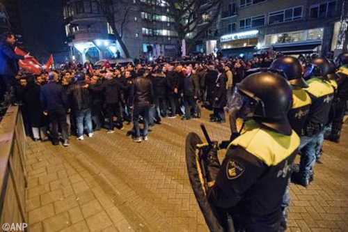 Turkije wil stappen tegen Nederlandse politie