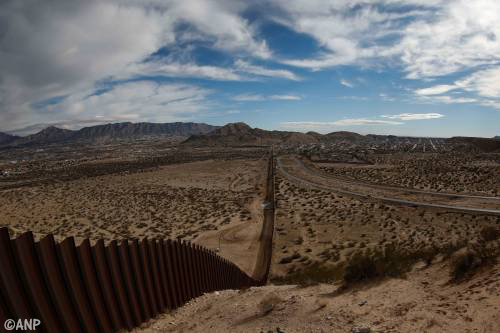 Mexicaanse muur VS minstens 5,40 meter hoog
