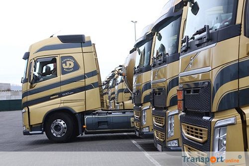 Transport Deckers koopt opnieuw tien Volvo Trucks FH trekkers