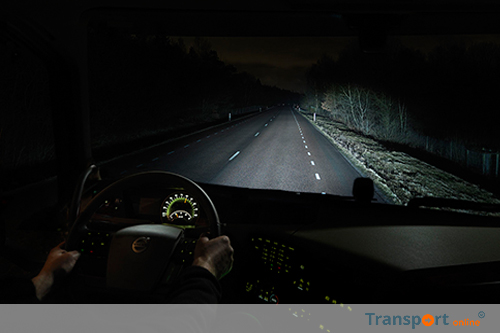 Volvo Trucks' nachtmodus maakt rijden in het donker prettiger en veiliger