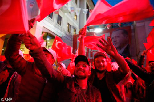 Debat dubbele pas Belgische Turken laait op
