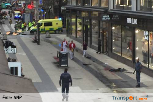 Doden na aanslag met vrachtwagen in Stockholm [+foto's]