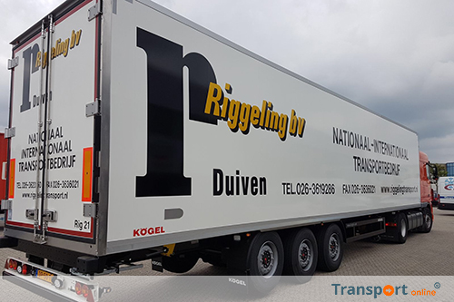 Kögel volledig geïsoleerde trailer voor Riggeling Transport BV