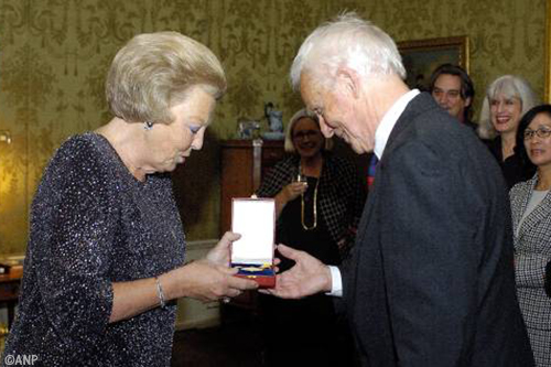 Ootje Oxenaar overleden