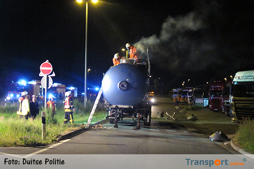 Tanktrailer met paraffine in brand op parkeerplaats in Bockel [+foto's]