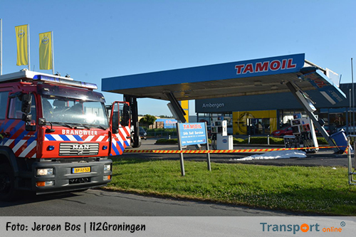 Vrachtwagen ramt onbemand tankstation in Winschoten