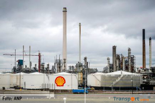 Raffinaderij Shell Pernis blijft langer dicht