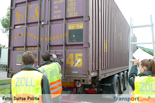 Duitse douane onderschept drie containers met shampoo uit Turkije [+foto's]
