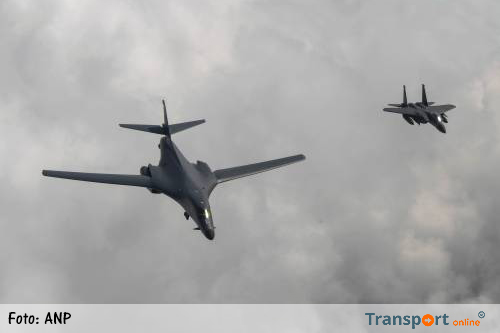 Bommenwerpers VS vliegen over Zuid-Korea
