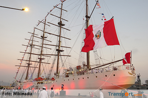 Grootste zeilschip van Latijns-Amerika, B.A.P. Unión, meert aan in Rotterdam