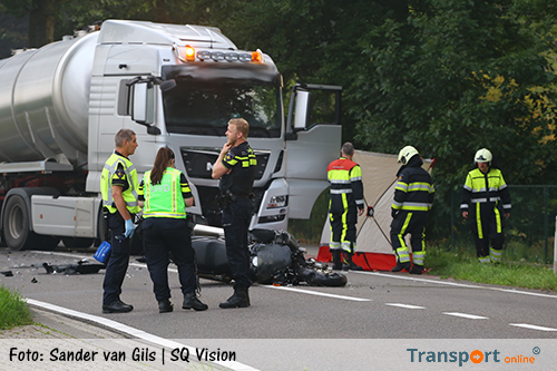 Motorrijder omgekomen bij aanrijding met vrachtwagen op N637 [+foto&video]