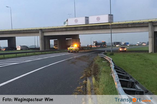 Verkeersinfarct rond Utrecht door slecht weer en geschaarde vrachtwagen [+foto] 
