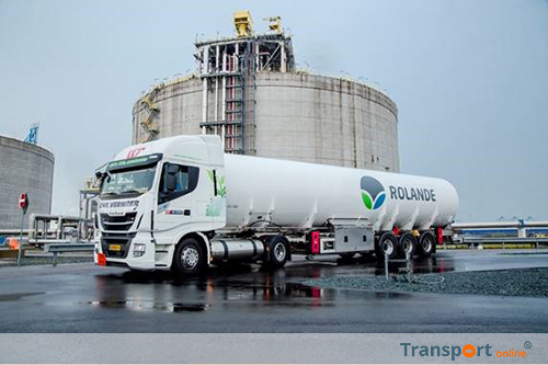 Eerste LNG aangedreven vrachtwagen laadt bij Gate terminal