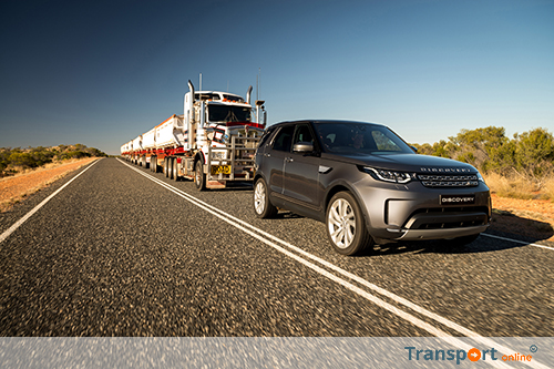 Land Rover Discovery sleept 110 ton zware Roadtrain dwars door Australische Outback [+foto's&video]
