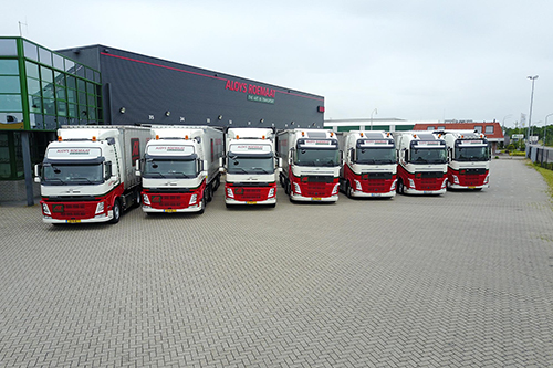 Zeven nieuwe Volvo-trucks voor A. Roemaat Transport