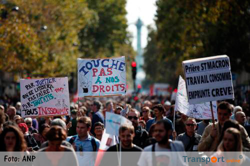 Tienduizenden betogen tegen Franse arbeidswet